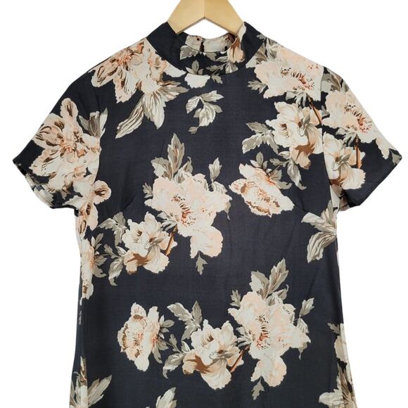 Pink Sophie Women's Small Floral Print Short Sleeve Mock Neck Sheath‎ Dress - Picture 3 of 6